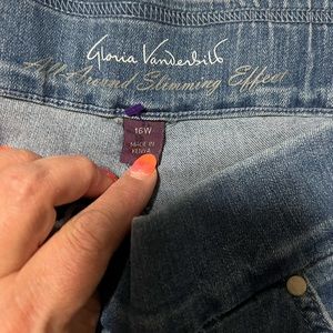 Gloria Vanderbilt Denim Capris size 16W